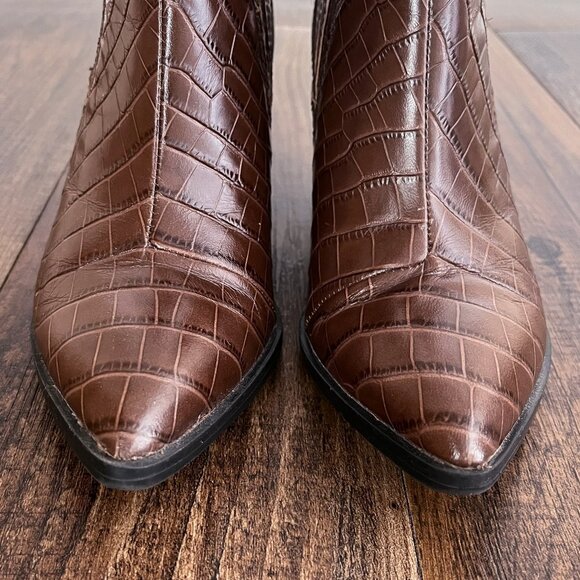 Marc Fisher Croc Embossed Faux Leather Ankle Bootie Pointed Toe Size 8.5 Brown - Picture 3 of 16